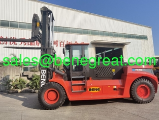 Chine Chauffre-citerne FD300 de 6,5 mètres de rayon de rotation Chauffre-citerne diesel avec décalage latéral et fourchette de 2500 mm fournisseur