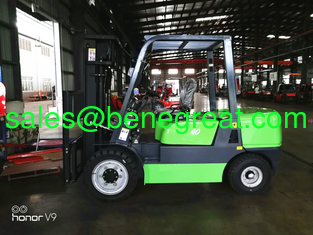 Chine 4Vente de chariot élévateur à trois mâts de 0,0 tonne, chariot élévateur diesel de 4,0 tonnes, moteur Isuzu fournisseur