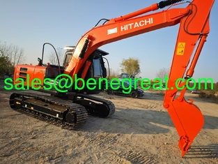 Chine Excavateur HITACHI d'occasion à vendre Usé couleur rouge HITACHI ZX130H Excavateur avec 1225 heures fournisseur