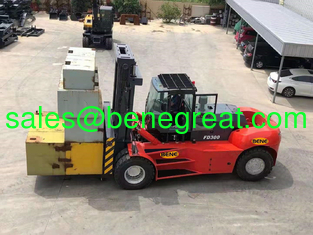 Chine Camion élévateur diesel 30T-32T tonnes Camion élévateur conteneur 30 tonnes avec mât de 4000 mm fournisseur