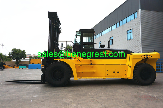 Le plus grand chariot élévateur à moteur diesel chinois 45 tonnes chariot élévateur lourd 45 tonnes conteneur chariot élévateur à roues latérales fournisseur