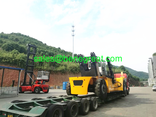 Empilhadeur de portée de 45 tonnes empilhadeur de portée de récipient 45 tonnes fabricant 45T empilhadeur de conteneurs fournisseur