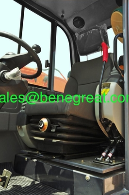 Excavateur à roues de 6 t/7T/8T/9T avec seau de 0,28cbm Excavateur à roues de 7 t avec prise de bûcher pour le chargement de bois fournisseur