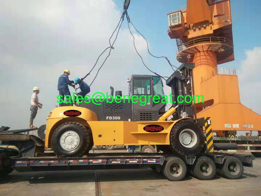 Camion élévateur diesel 30T-32T tonnes Camion élévateur conteneur 30 tonnes avec mât de 4000 mm fournisseur