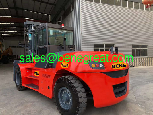 chariot élévateur diesel robuste chinois de 14,0 à 18,0 tonnes avec moteur Cummins, chariot élévateur de conteneur de 15 tonnes à vendre fournisseur
